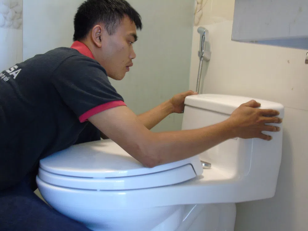 Bảo hành bồn cầu TOTO